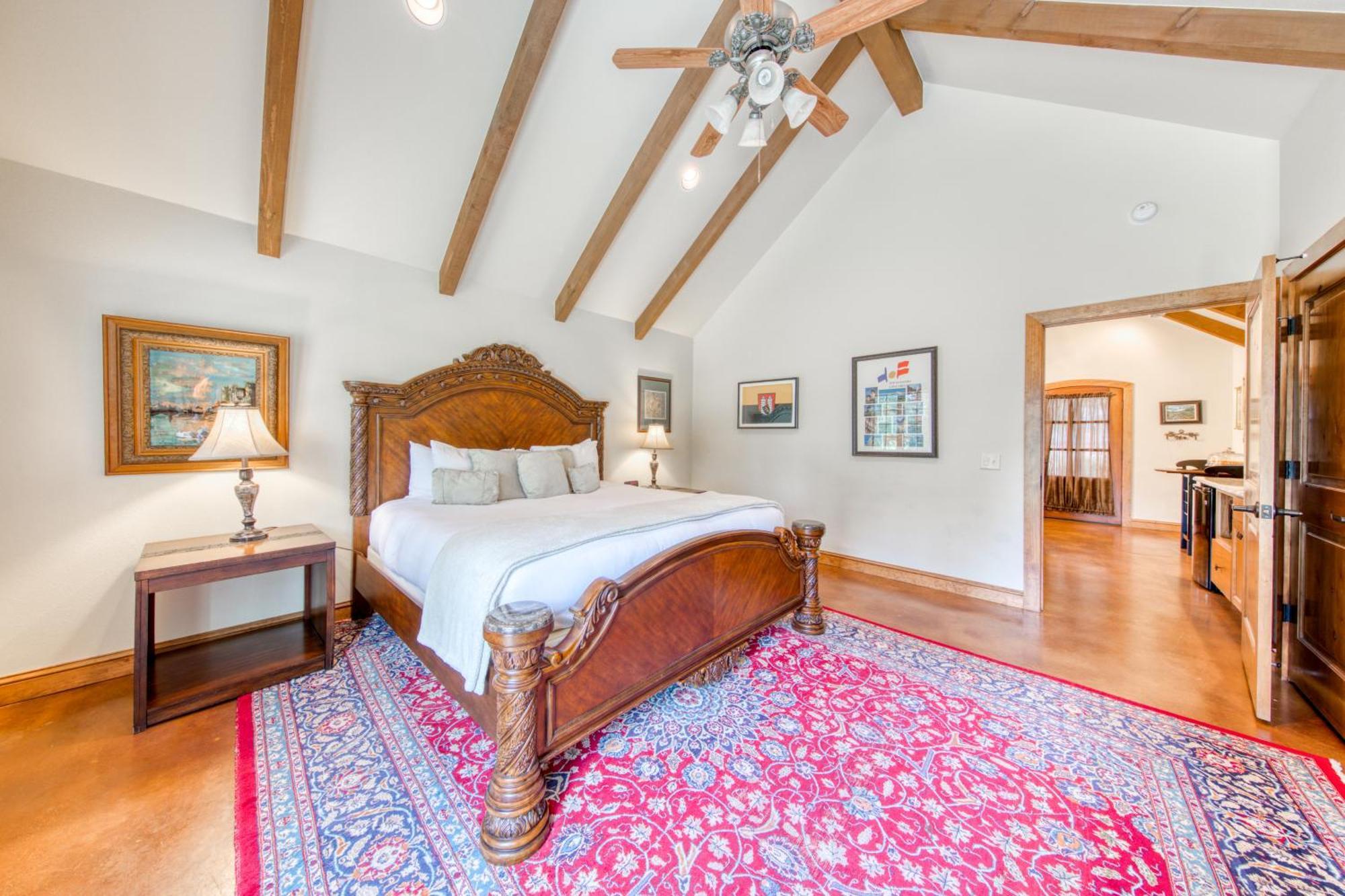 Messina Hof Hill Country Villa Blumenthal Rum bild
