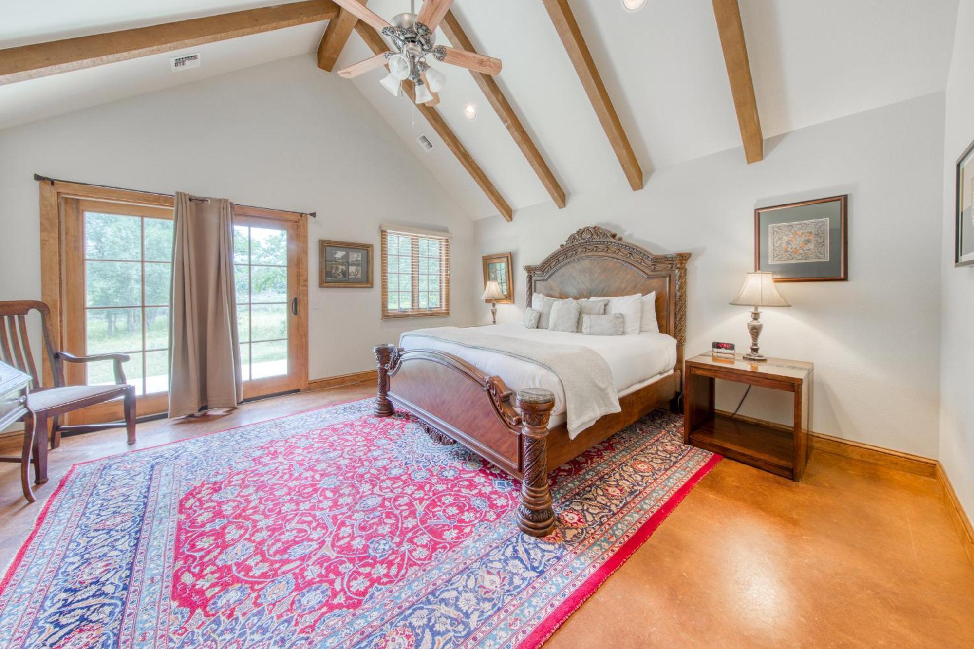 Messina Hof Hill Country Villa Blumenthal Rum bild