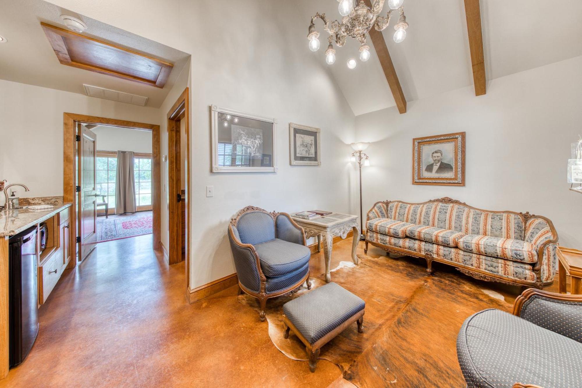 Messina Hof Hill Country Villa Blumenthal Rum bild