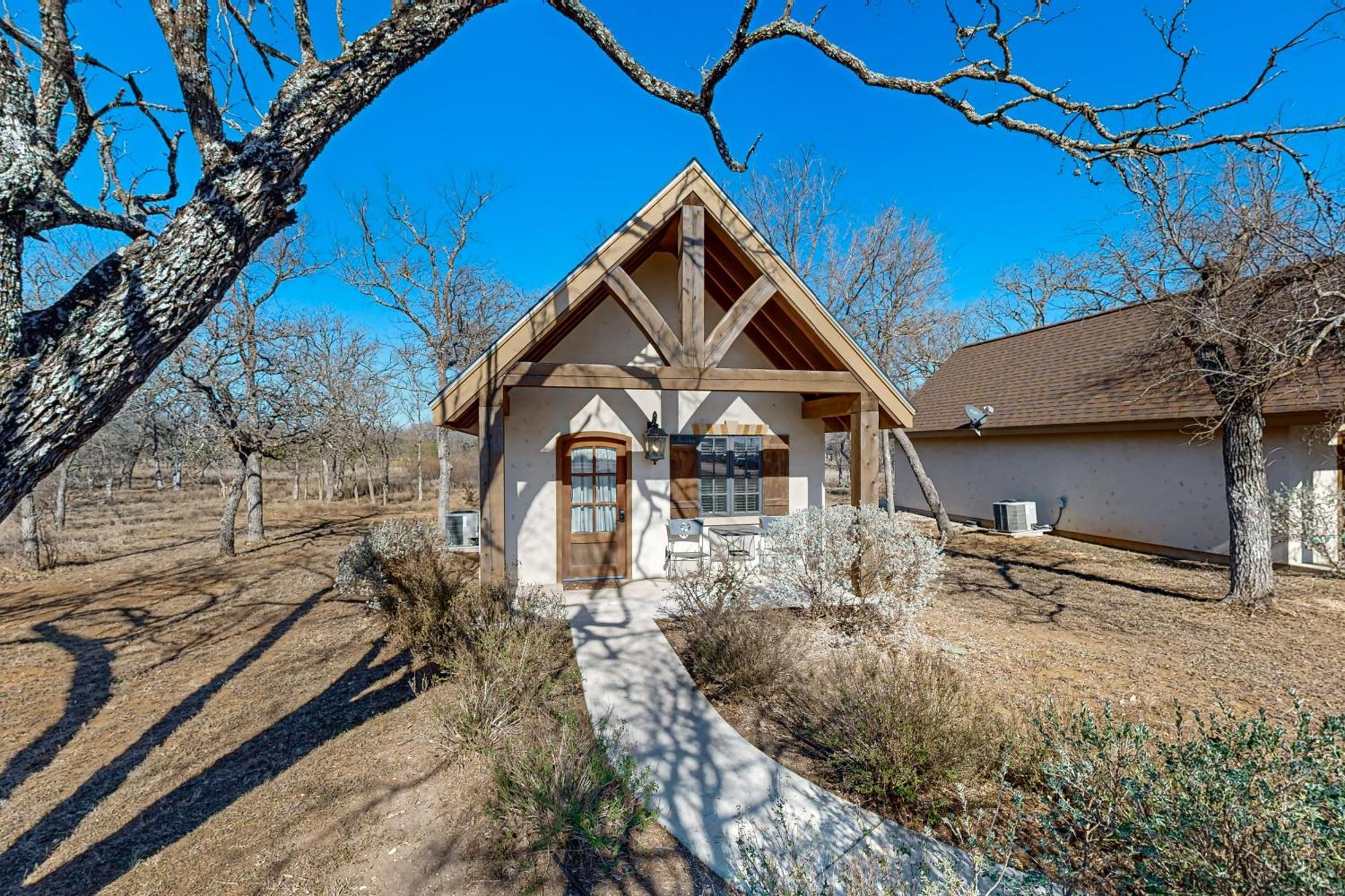 Messina Hof Hill Country Villa Blumenthal Rum bild
