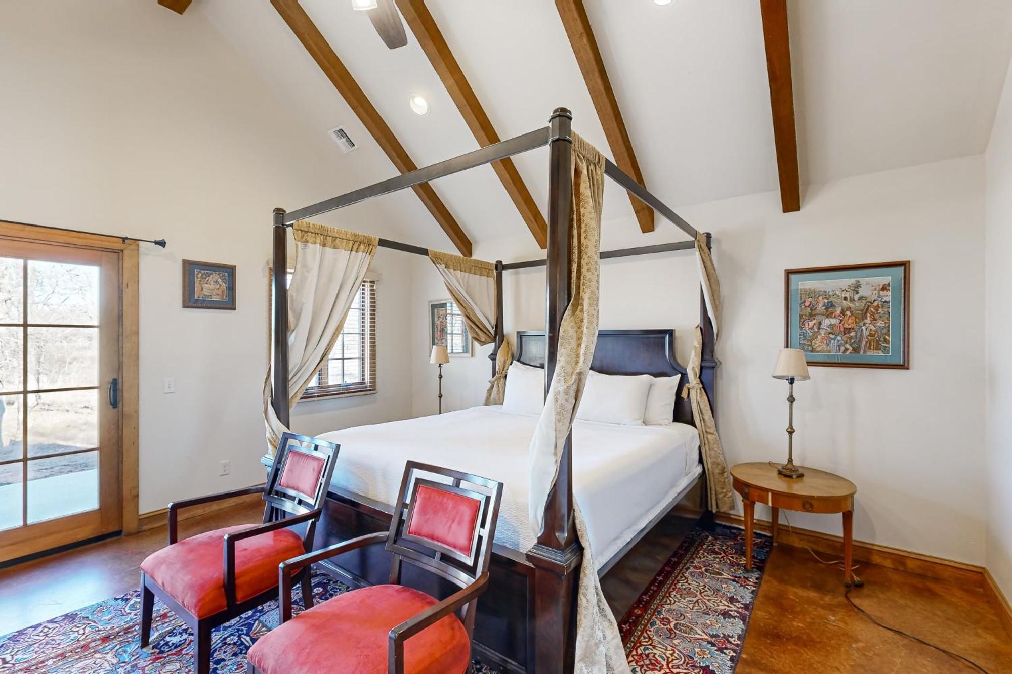 Messina Hof Hill Country Villa Blumenthal Rum bild