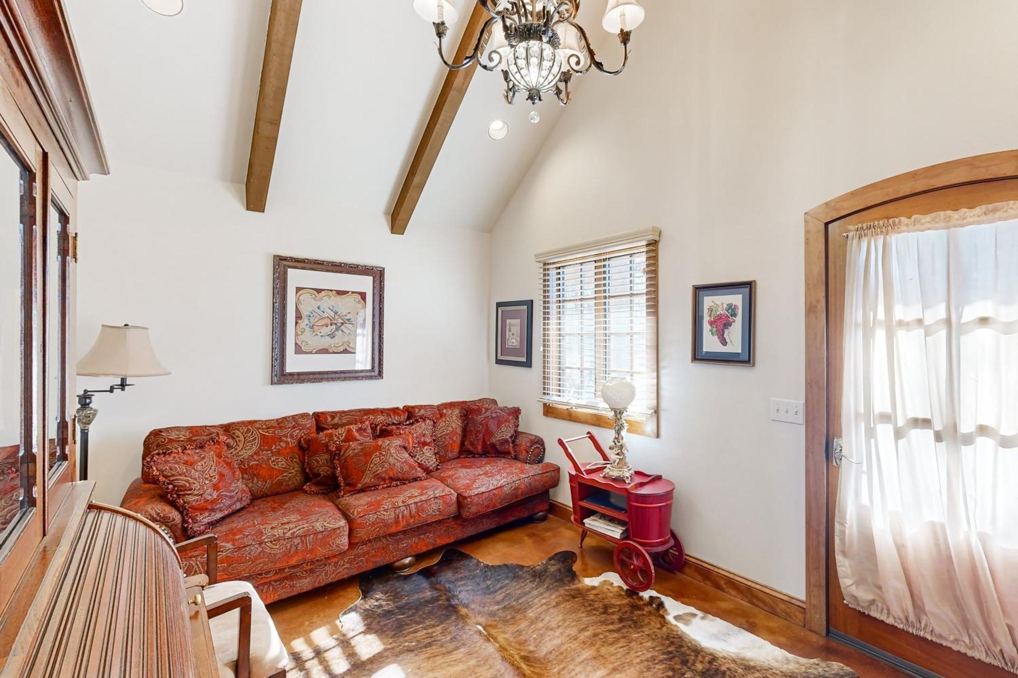 Messina Hof Hill Country Villa Blumenthal Rum bild