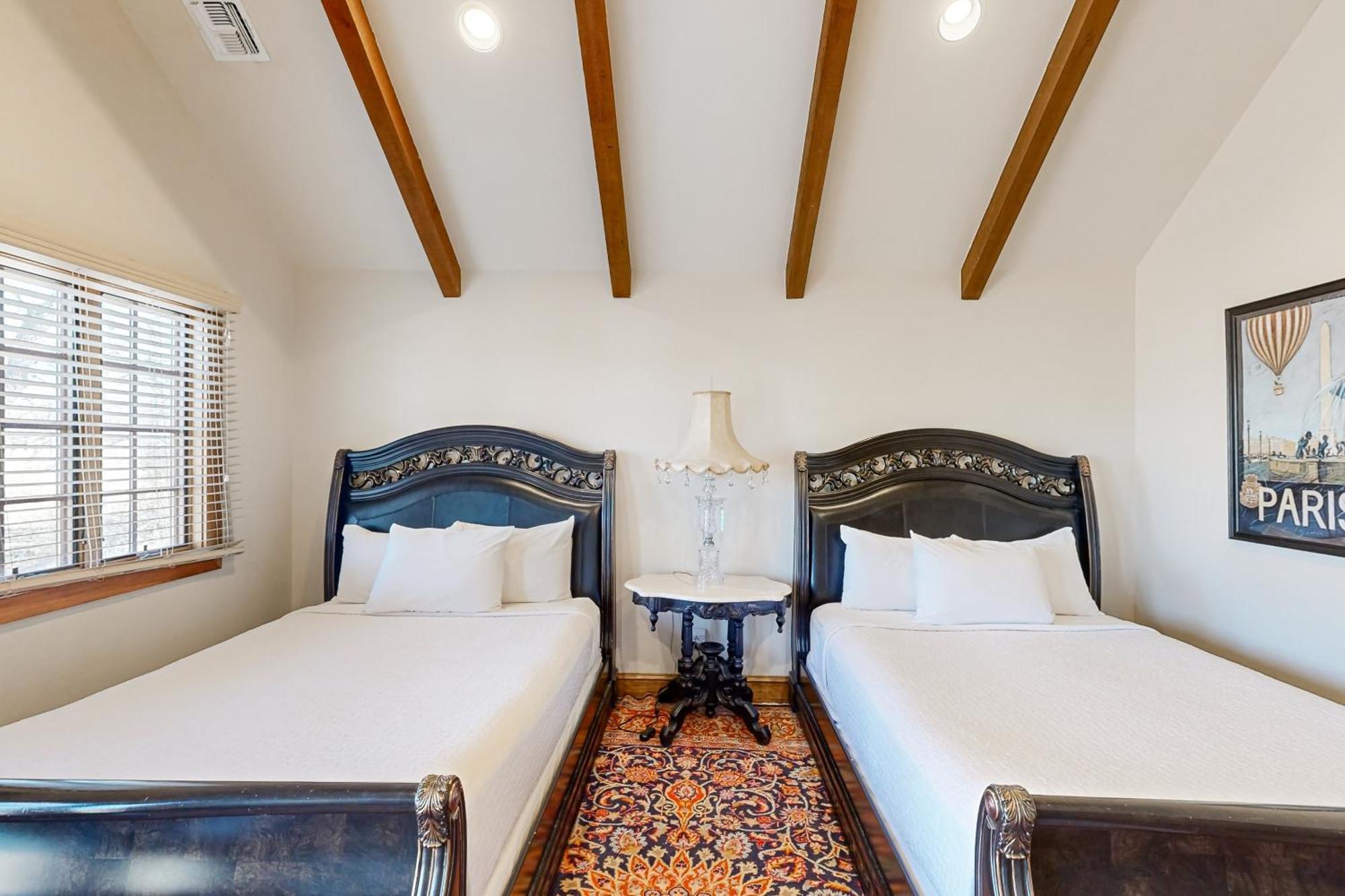 Messina Hof Hill Country Villa Blumenthal Rum bild