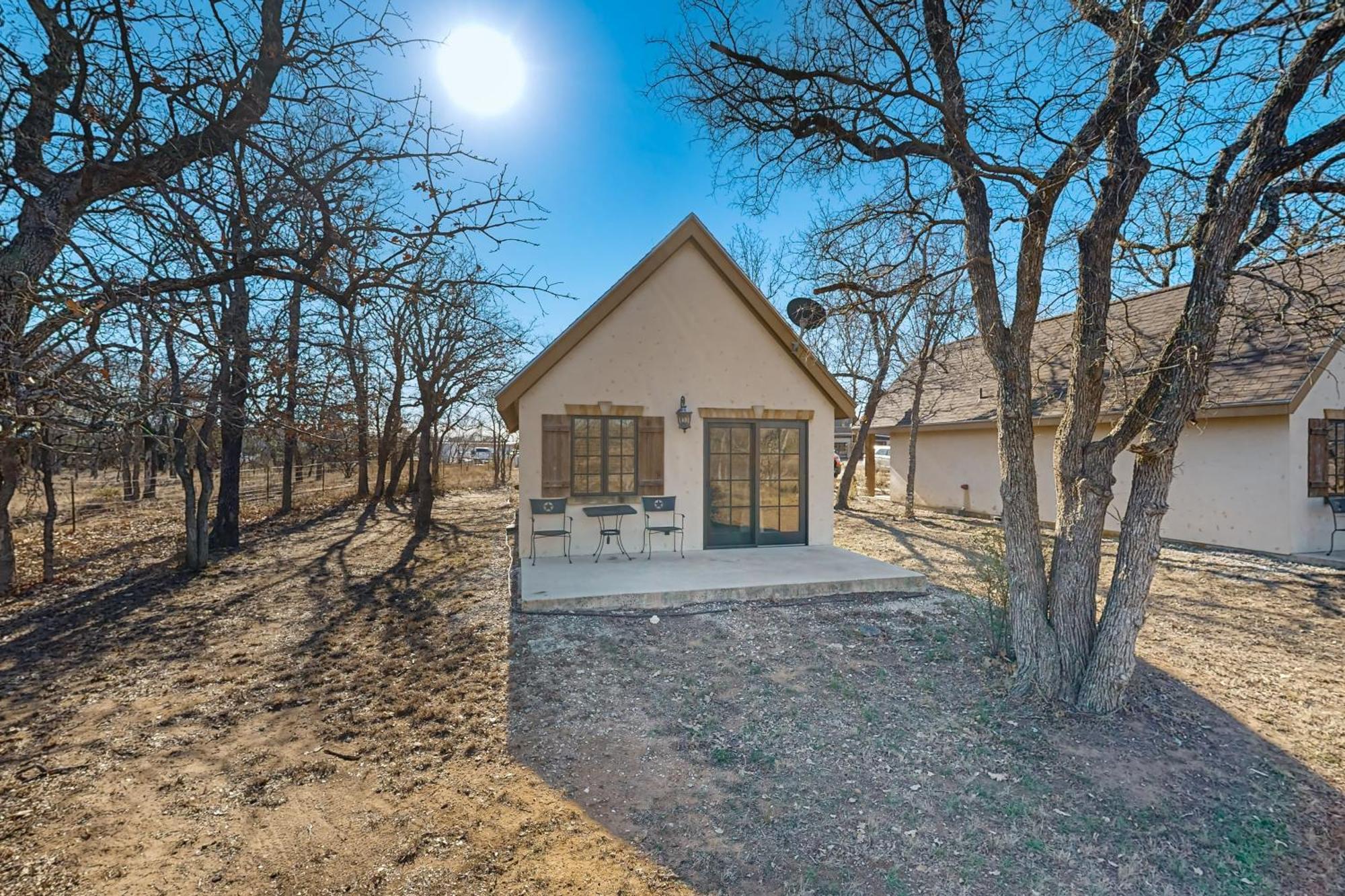 Messina Hof Hill Country Villa Blumenthal Rum bild