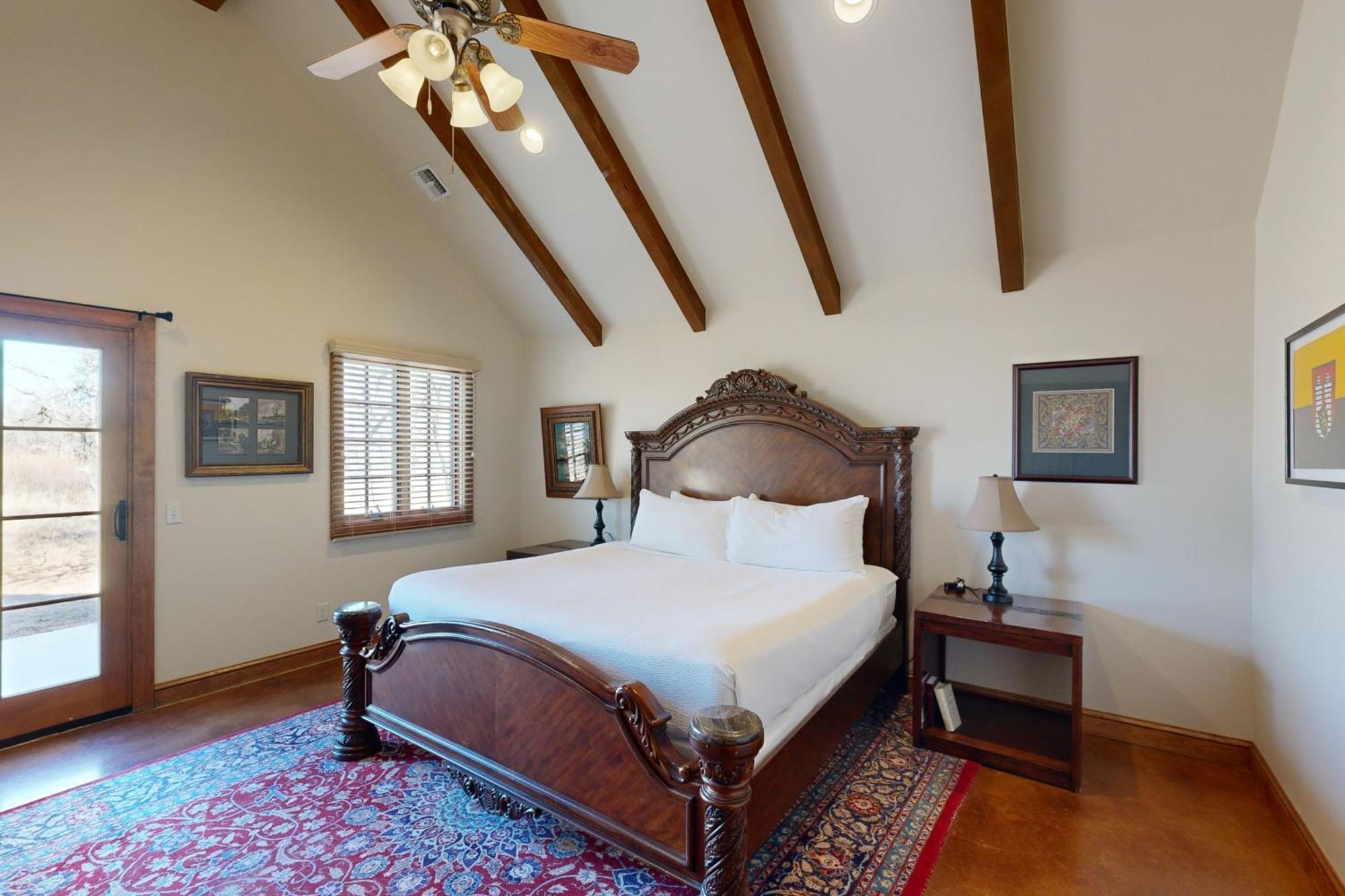 Messina Hof Hill Country Villa Blumenthal Rum bild